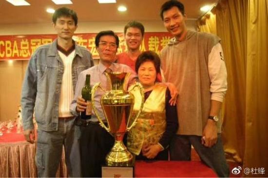 资深篮球爱好者如何保持和发展竞技水平_0